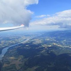 Flugwegposition um 09:08:11: Aufgenommen in der Nähe von Gemeinde Schönbühel-Aggsbach, Österreich in 1713 Meter